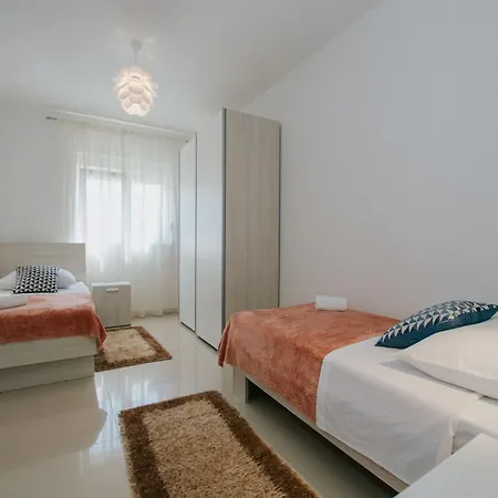 With Parking Space Seget Donji, - 22549