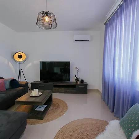 With Parking Space Seget Donji, - 22549 Апартаменти *