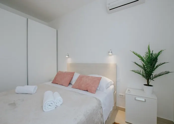 With Parking Space Seget Donji, - 22549 Apartman *